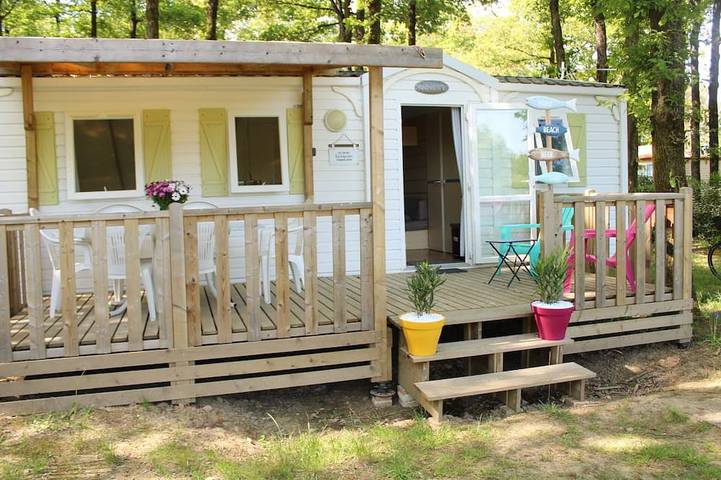 Camping pour 6 personnes, avec Terrasse et Piscine