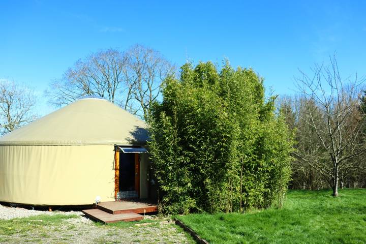 Yourte pour 10 personnes, avec jardin et terrasse dans Orne