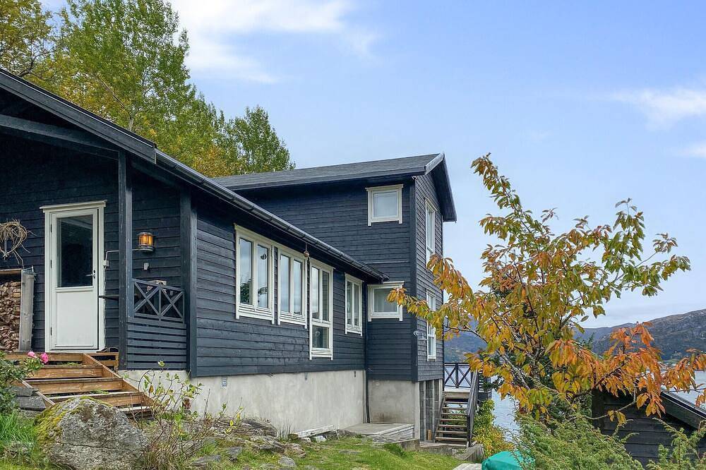 Schönes Haus mit 4 Schlafzimmern in. in Vågsøy
