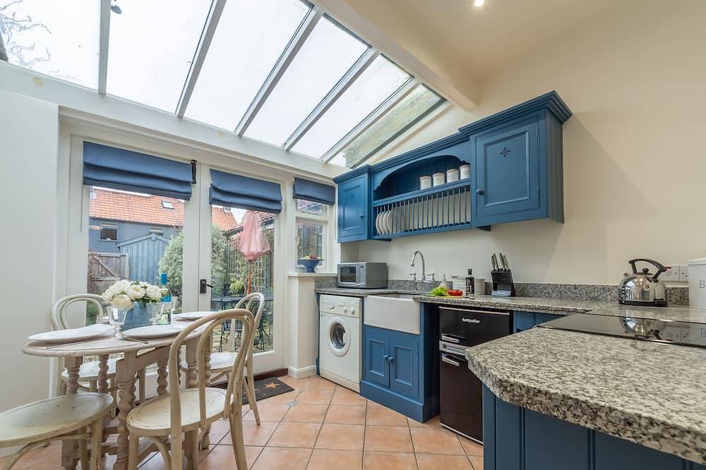 Entire apartment, Bracken Cottage, Brancaster Staithe, Norfolk in Brancaster, Norfolk Coast