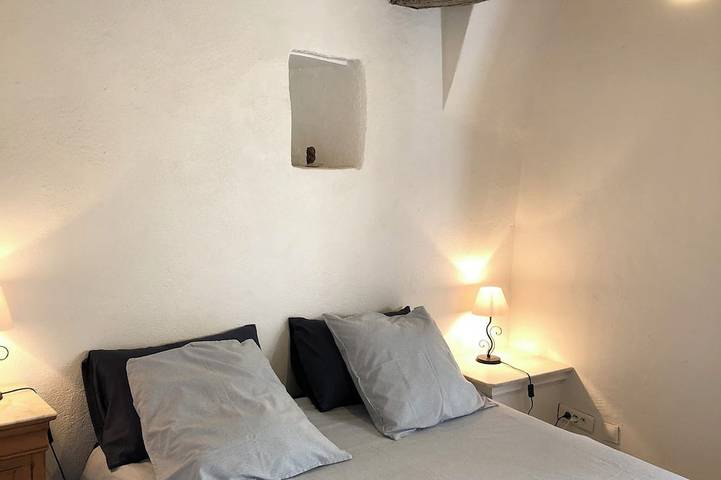 Location de vacances pour 6 personnes, avec piscine ainsi que jardin et terrasse à Ongles - 2