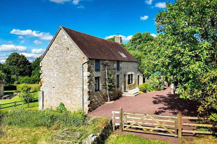 Gîte pour 4 personnes, avec terrasse et jardin à Joué-du-Plain