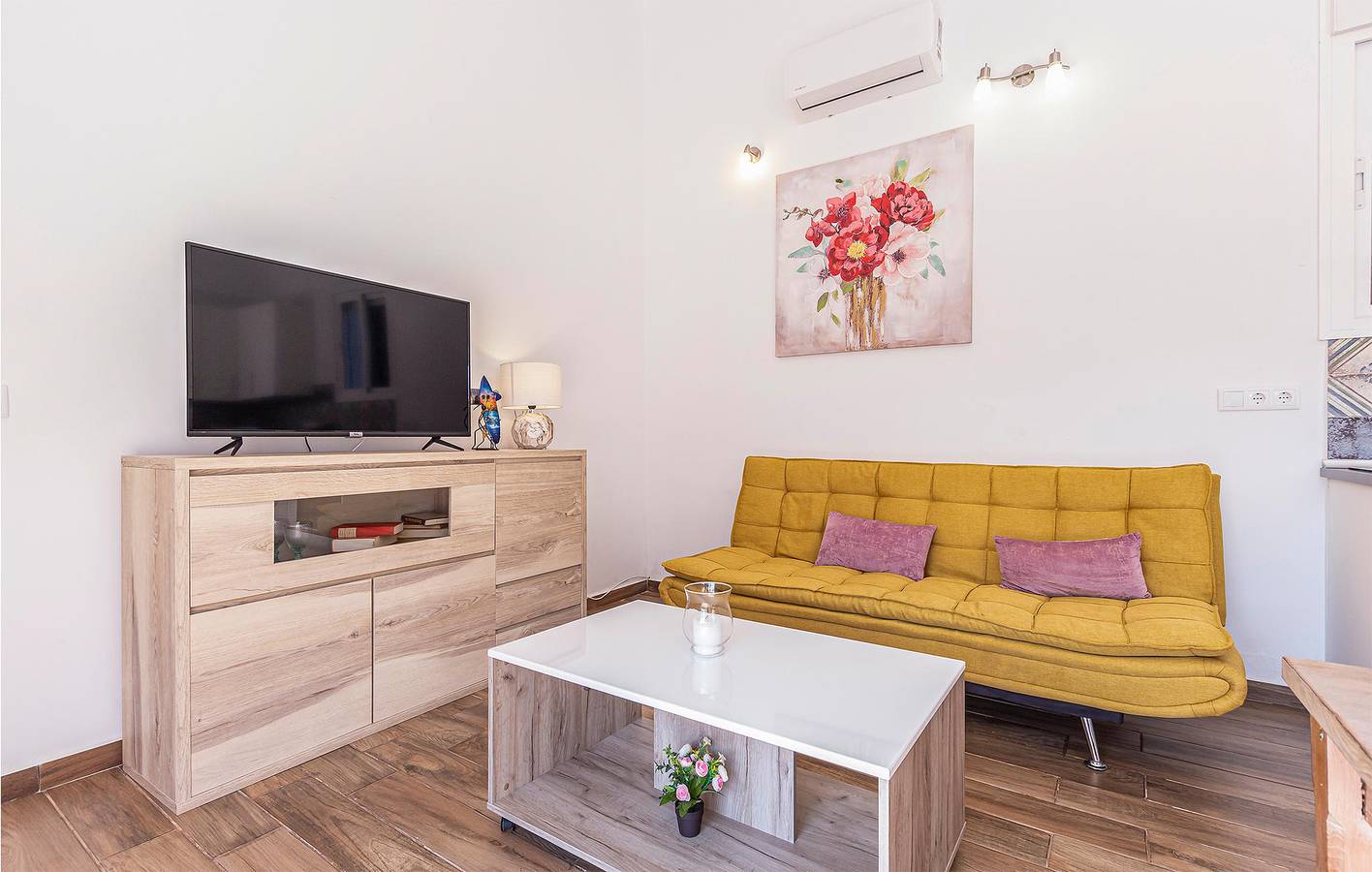 2,5 km Strandmiete mit Parkplatz und Pool. in Vélez-Málaga, Costa del Sol