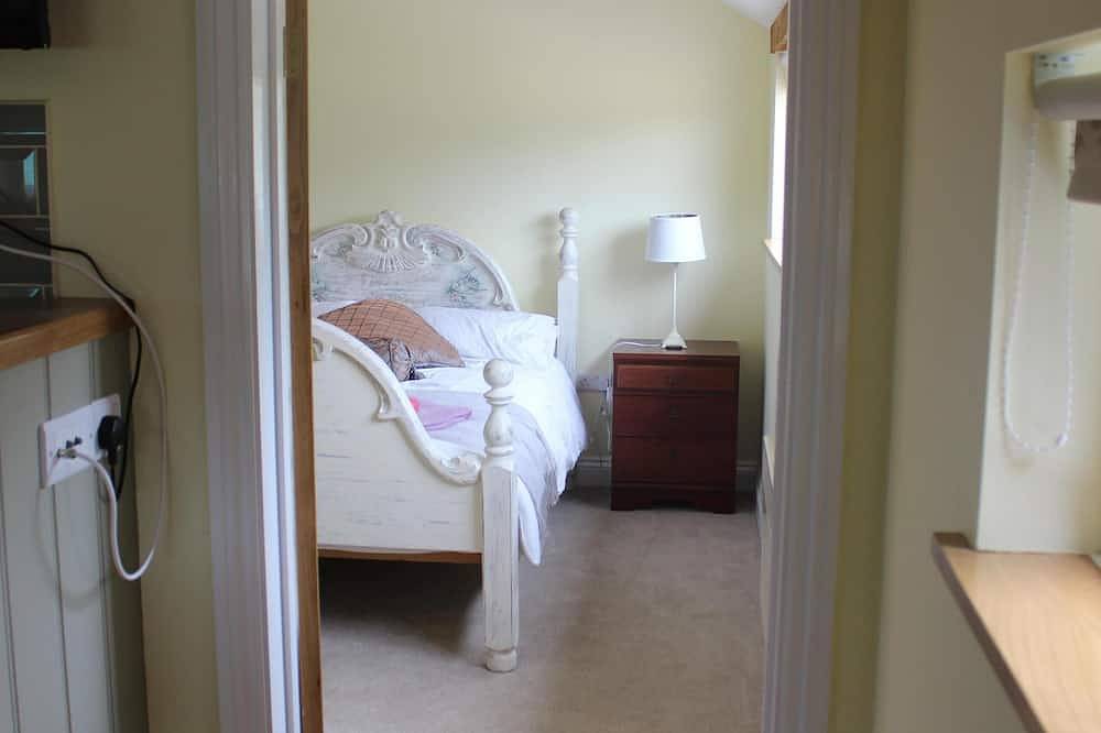 Dairy Cottage. Delightful luxury rustic cottage nr New Forest and South Coast. in Dorset