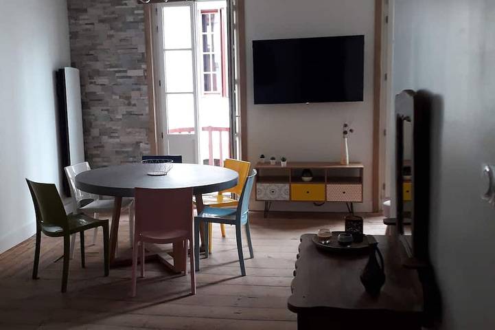 Gîte pour 6 personnes, avec balcon dans Port De Saint Jean De Luz
