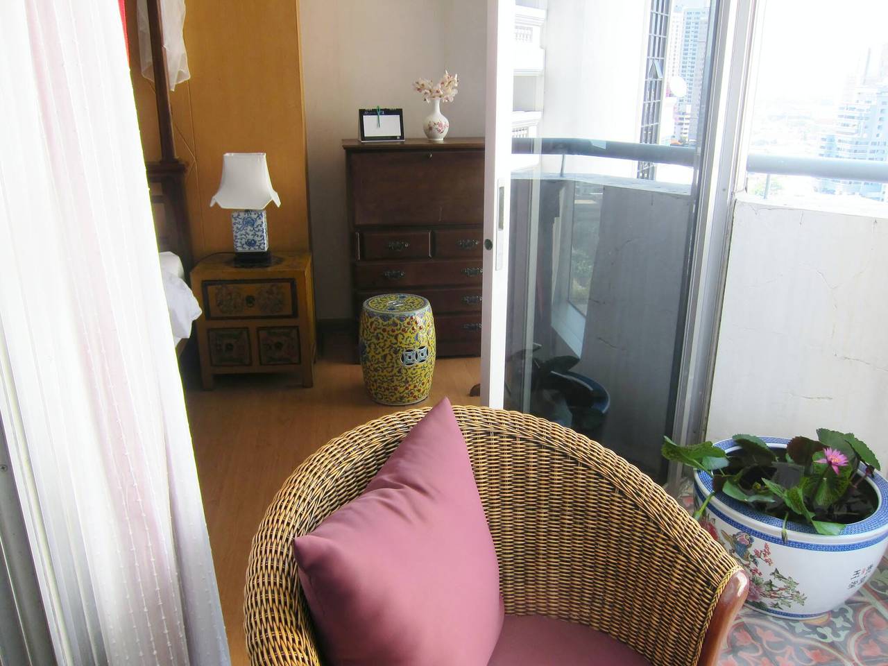 Entire holiday apartment, 1br with Pool & Gym near Bts Phrom Phong in Bangkok, Thailand