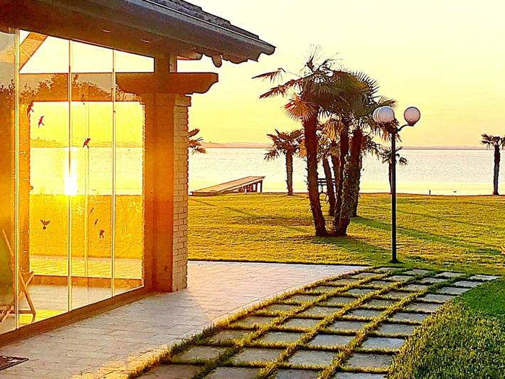 Baita per 5 persone, con giardino e vista lago in Umbria