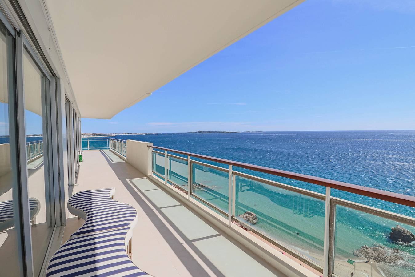 Ganze Wohnung, Luxueux apt design vue mer in Cannes La Bocca, Cannes