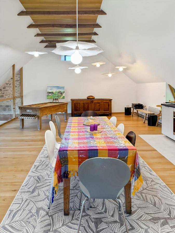 Location de vacances pour 6 personnes, avec vue et jardin à Ladinhac - 3