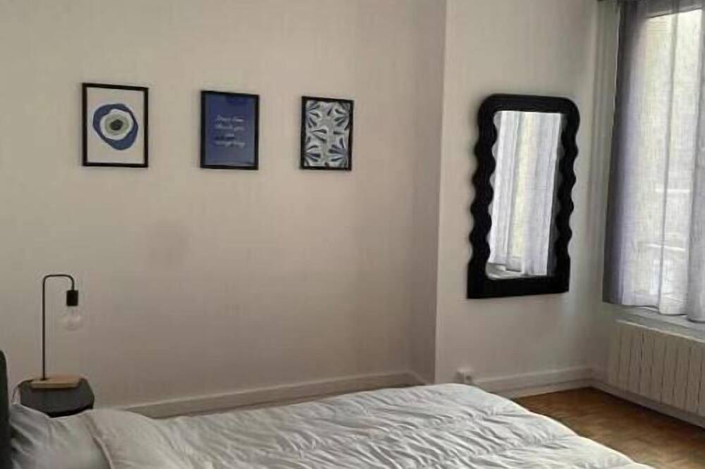 Appartement entier, Spacieux appartement T3 de 100 m2 design en plein centre-ville in Valenciennes, Région de Valenciennes
