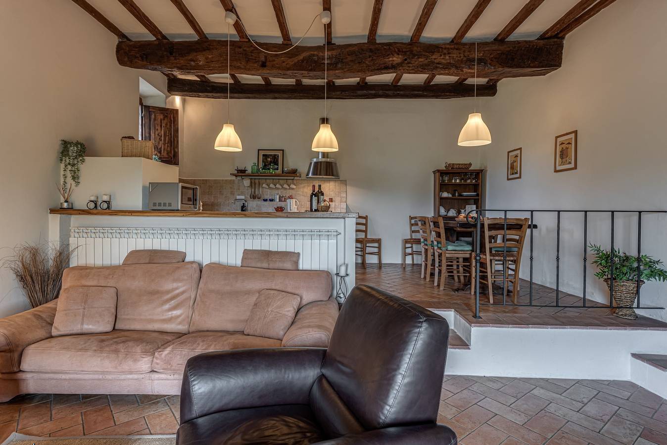 Appartement entier, Appartement « Frantoio » avec terrasse privée, jardin privé et Wi-Fi in Pelago, Valdarno