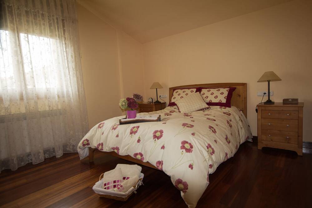 The Golf Villa. Housing In A Natural Environment With A Special Charm. in Urturi, Bernedo