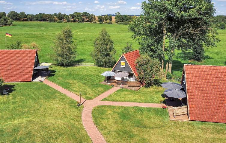 Ferienhaus für 4 Personen, mit Terrasse und Garten in Dabel