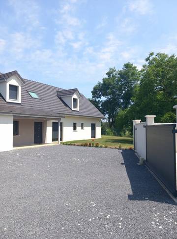 Gîte pour 6 personnes, avec jardin dans Côte-d'Or