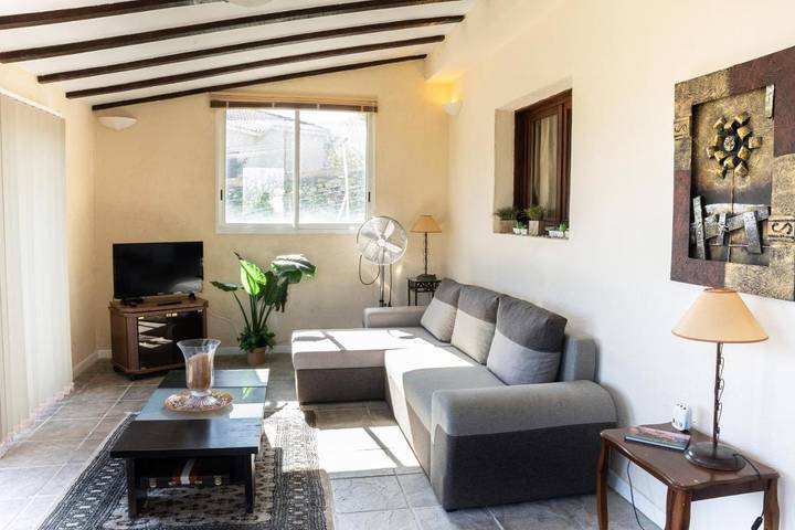 Gîte pour 6 personnes, avec vue ainsi que piscine et jardin, animaux acceptés à Furiani - 4