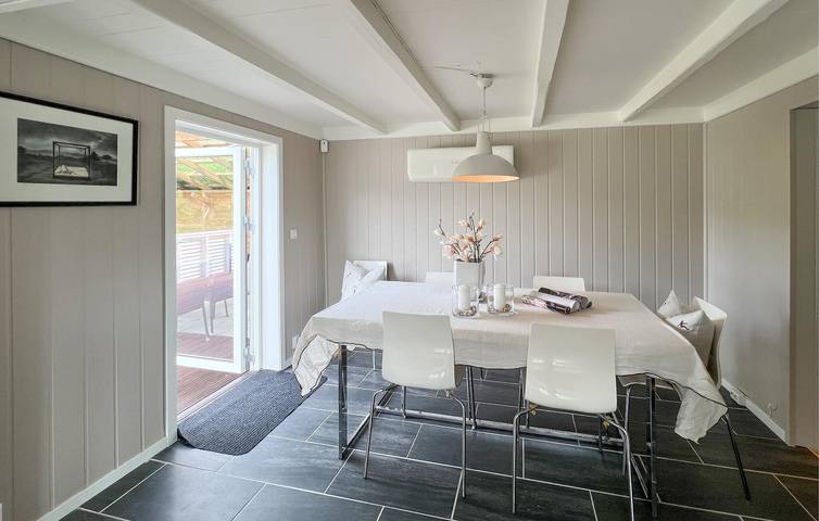 Ferienhaus für 6 Personen mit Garten in Lyngdal