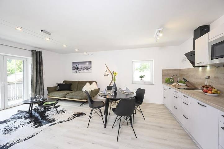 Ferienwohnung für 2 Personen, mit Balkon am Eibsee - 2