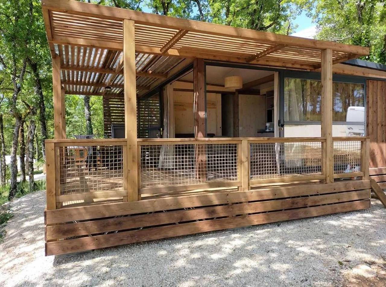 Chalet 3 étoiles - Piscine - efchbh in Saint-Cirq-Lapopie, Causses du Quercy Regional Nature Park