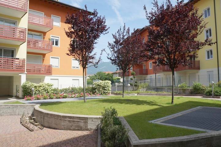 Appartamento per 5 persone, con Balcone e Terrazza nonché Giardino e Panorama a Rovereto