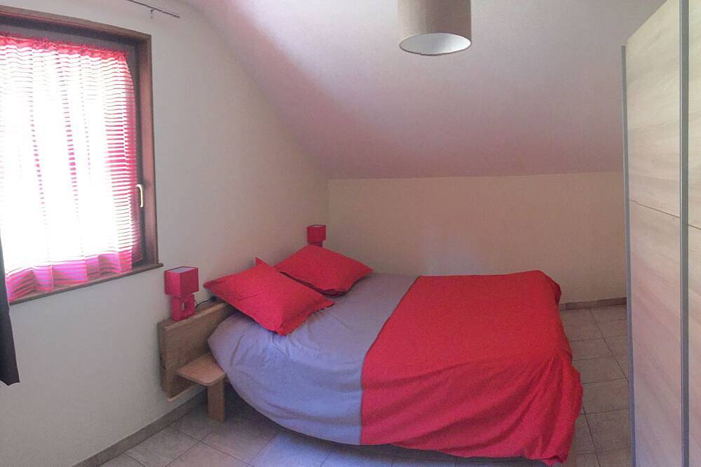 La maison jaune a cleurie  accessible aux personnes handicapé in Cleurie, Région d'Épinal