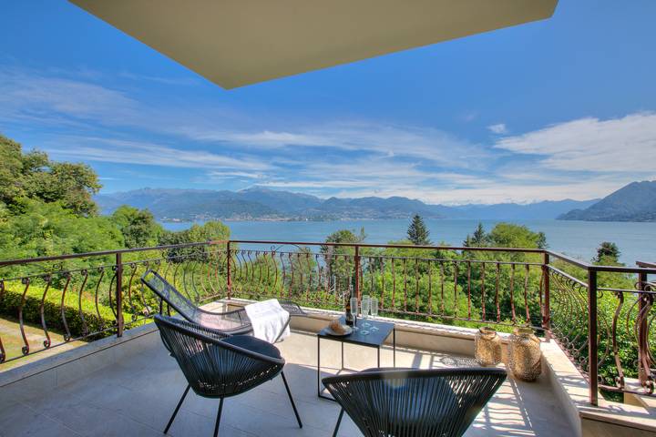 Apartamento de vacaciones para 4 personas, con terraza además de piscina y vistas al lago - 1