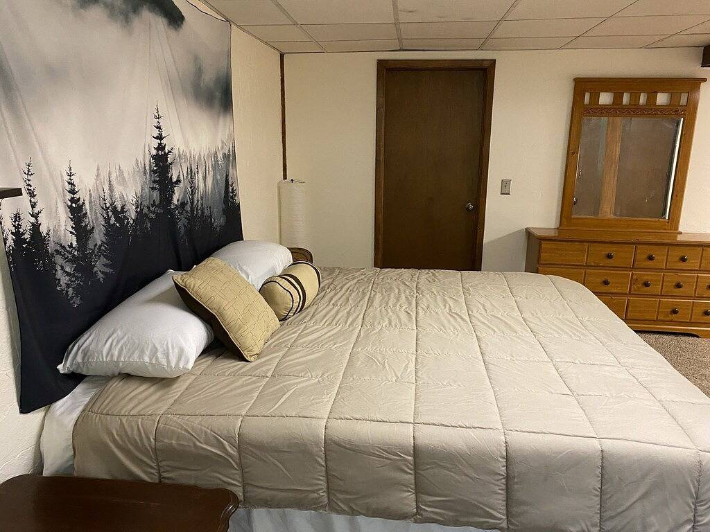 Spacious 5 bedroom house minutes from Red Rocks in Ken Caryl, Jefferson County