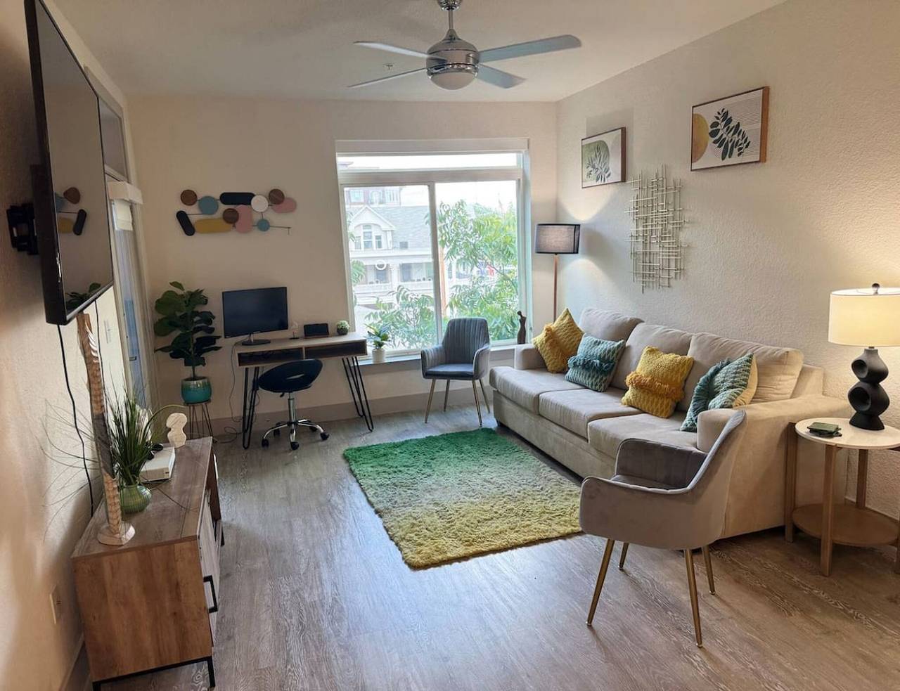 Ganze Wohnung, Luxuriöse Eigentumswohnung am Flussufer, nur wenige Schritte von der Innenstadt entfernt, kostenlose Parkplätze in San Antonio, Bexar County