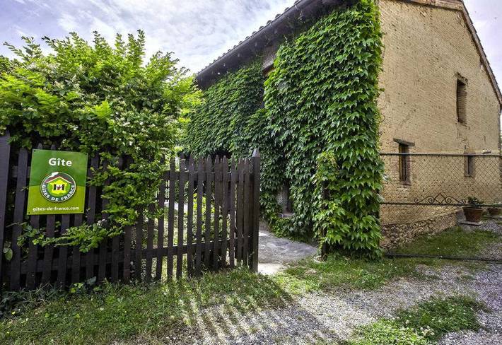 Gîte pour 5 personnes, avec jardin et terrasse à Poucharramet