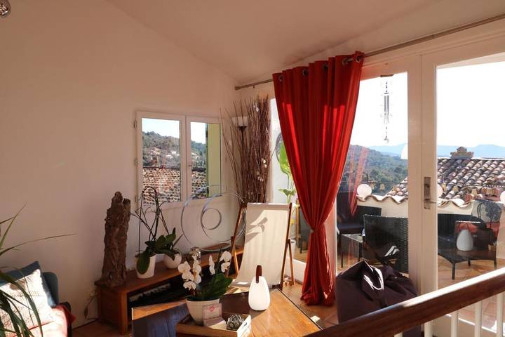 Location de vacances pour 2 personnes, avec balcon et vue à Callas - 4