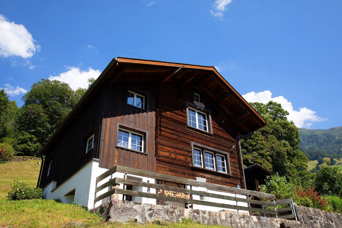 Ganze Ferienwohnung, Ferienhaus Holderbergli in Engi, Glarus Süd