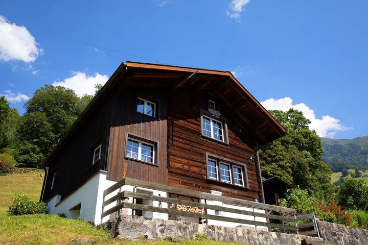 Ganze Ferienwohnung, Ferienhaus Holderbergli in Engi, Glarus Süd