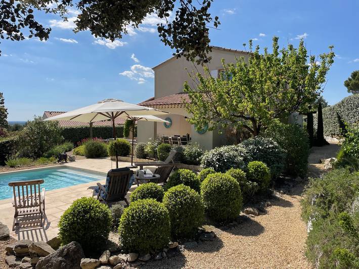 Gîte pour 8 personnes, avec piscine