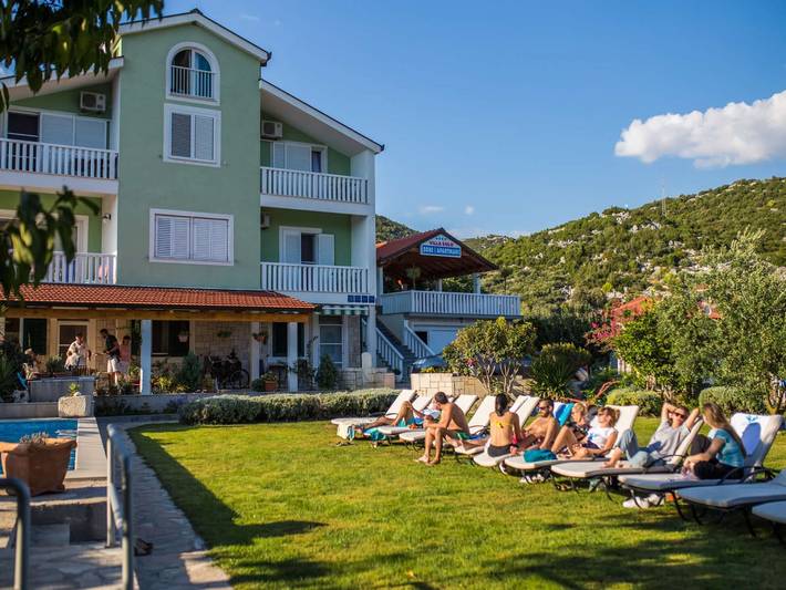 Six Bedroom Villa With Heated Pool in Peračko Blato, Dubrovnik-Neretva