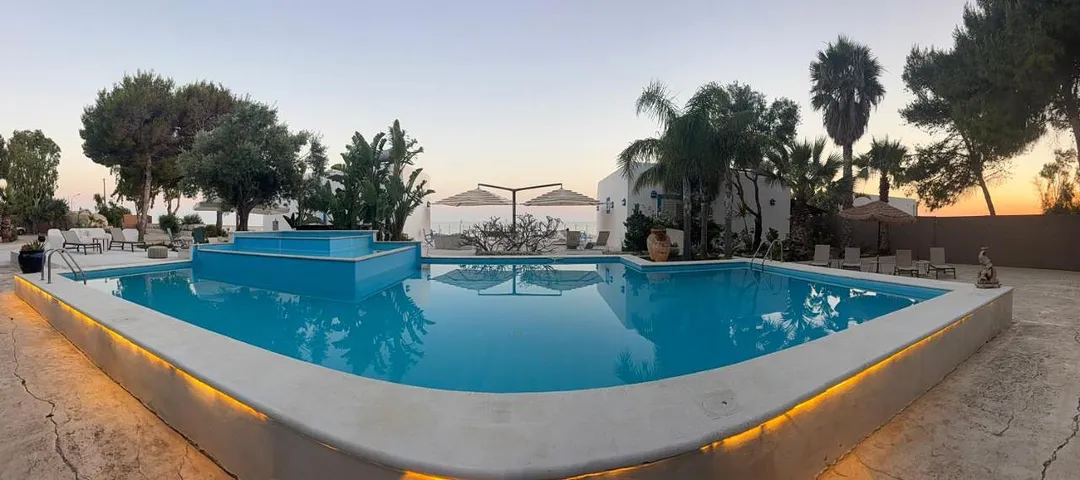 Casa de vacaciones para 4 personas, con jardín además de jacuzzi y piscina - 1