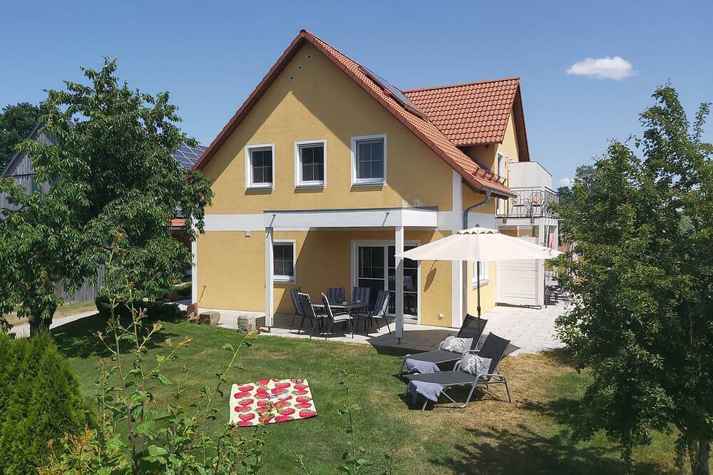 Ganze Wohnung, Haus Maria (90qm) mit zwei Schlafzimmern und Terrasse in Neunburg vorm Wald, Naturpark Oberpfälzer Wald