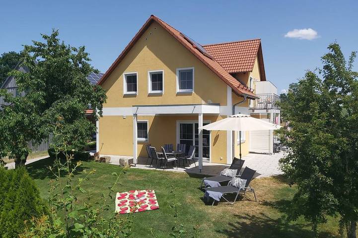 Ferienwohnung für 5 Personen, mit Balkon und Garten sowie Sauna in Neunburg vorm Wald