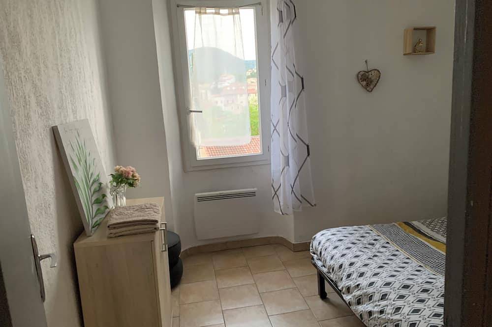Villa between mountain and sea t4 with terrace and garden  in Peypin, Marsella region