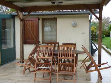 Gîte pour 6 personnes, avec jardin ainsi que piscine et terrasse, animaux acceptés dans le Cantal