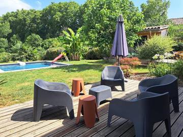 Gîte pour 10 personnes, avec balcon ainsi que piscine et jardin dans Saramon