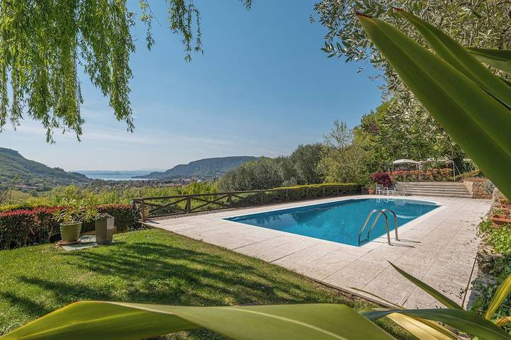 Villa für 7 Personen, mit Garten und Balkon - 1