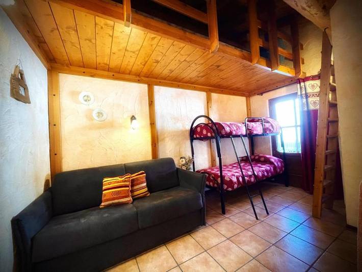 Location de vacances pour 3 personnes, avec vue et jardin à Ayas - 4