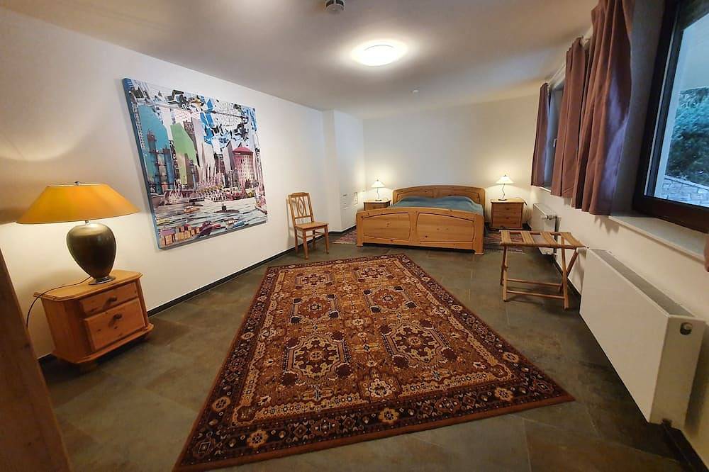 Großes Ferienhaus Burgblick in Sauerthal, Taunus