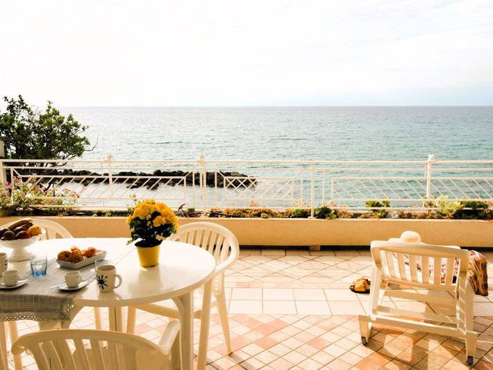 Ferienwohnung für 6 Personen, mit Terrasse und Garten sowie Seeblick in Pizzo