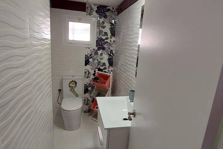 Gîte pour 8 personnes, avec piscine ainsi que jardin et vue à Piles - 4