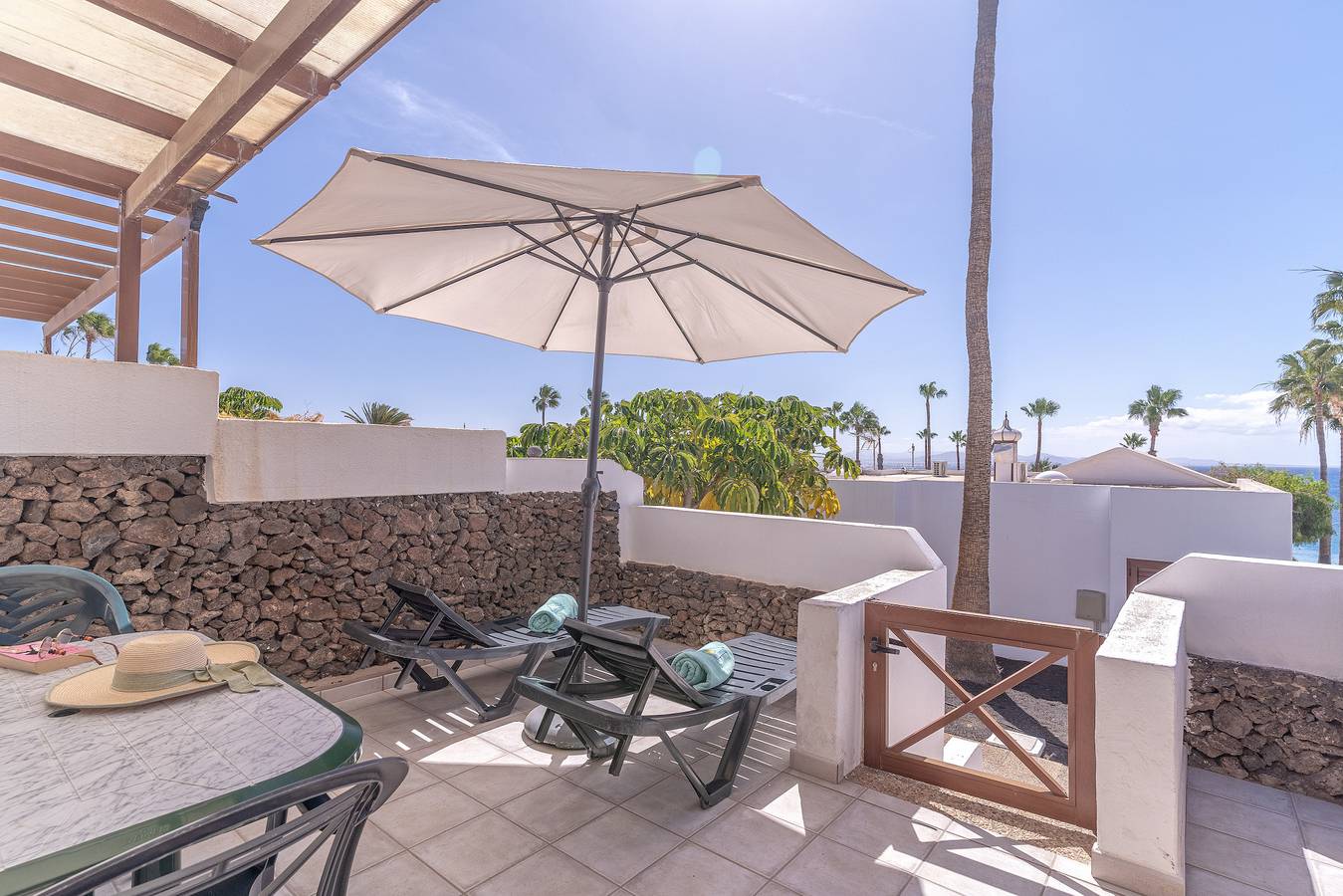 Entire apartment, Playa Flamingo C in Playa Blanca, Yaiza