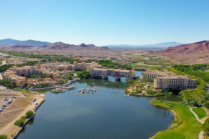 Hotel for 4 people, with pool and hot tub in Lake Mead National Recreation Area