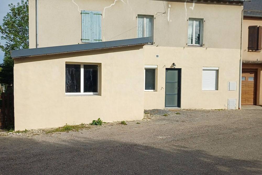 Ganze Wohnung, Entire property: apartment - Canet-de-Salars, France in Canet-de-Salars, Aveyron