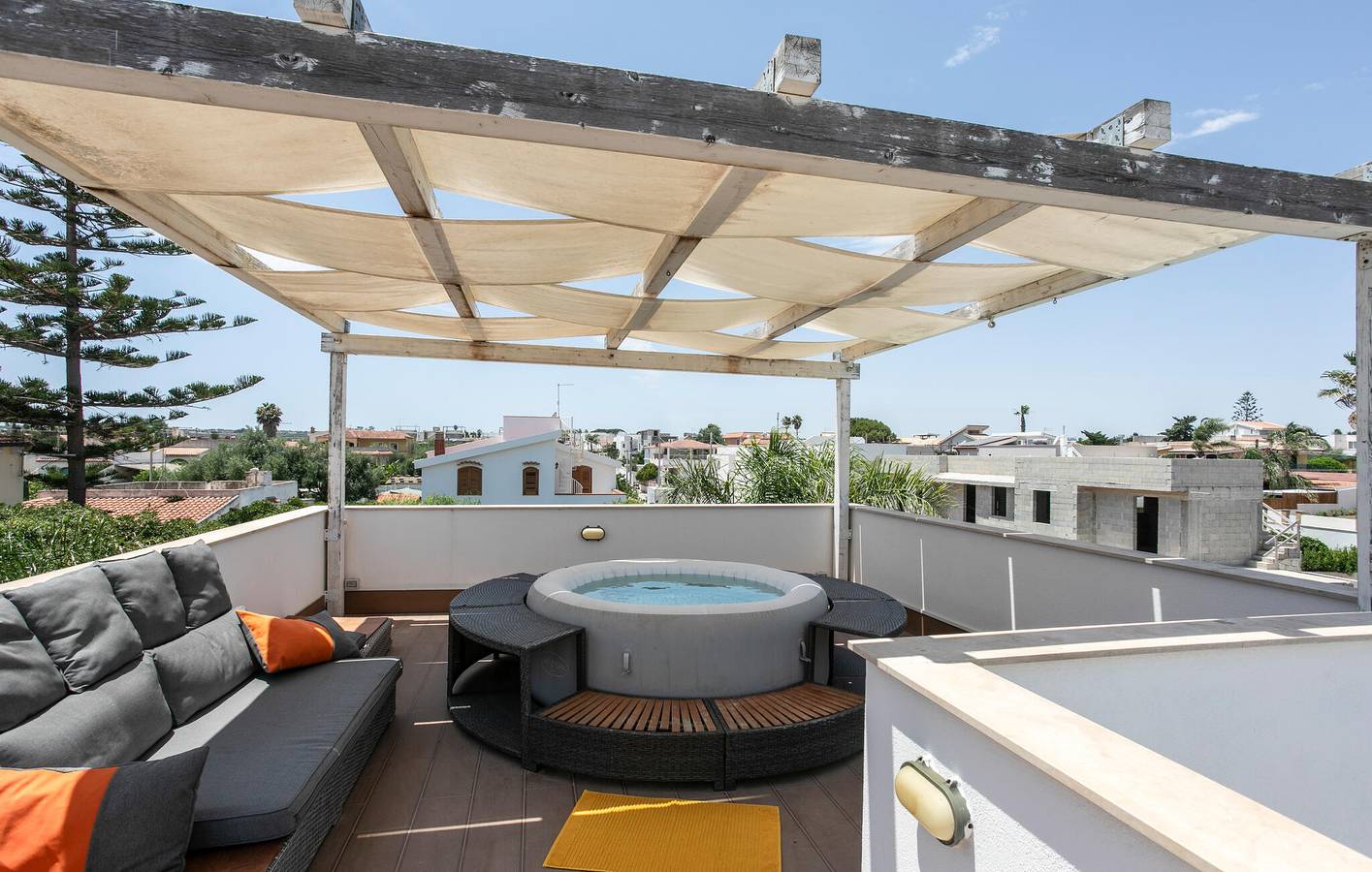 Ganze Ferienwohnung, Apartment mit Meerblick, WLAN, Parkplatz und Klimaanlage, 1,5 km vom Strand Agua entfernt in Spiaggia della Spinazza, Noto und Umgebung