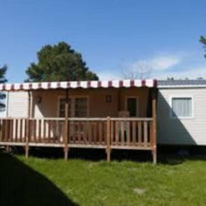 Camping pour 8 personnes, avec terrasse et jardin