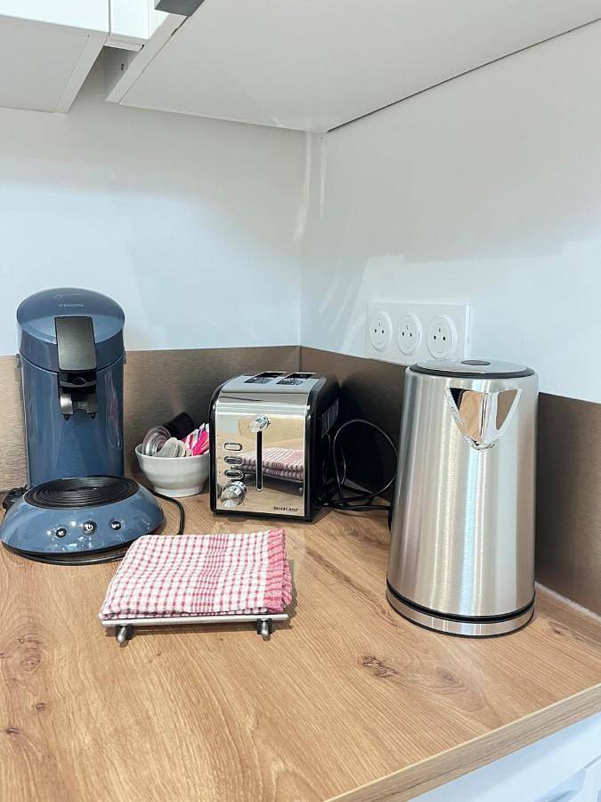 Appartement entier, One-Bedroom Apartment in Villefranche-de-Lauragais, Canal du Midi